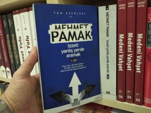 İzzeti Yanlış Yerde Aramak (2 Cilt)