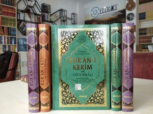 Kur'an-ı Kerim ve Yüce Meali Orta Boy (Ayfa-172)