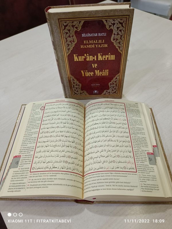 Kur'an-ı Kerim ve Yüce Meali Bilgisayar Hatlı Rahle Boy