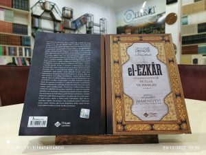 el-Ezkar (Dualar ve Zikirler) (Karton Kapak)